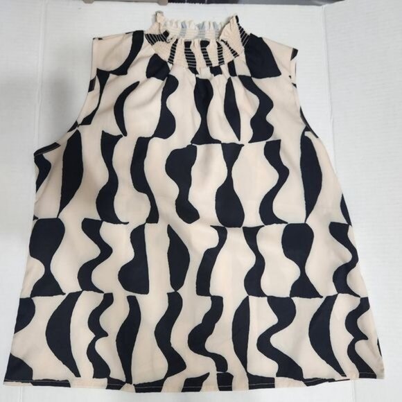 Chic Summer Elegance: Shirred High-Neck Striped Tank Top - Picture 7 of 7